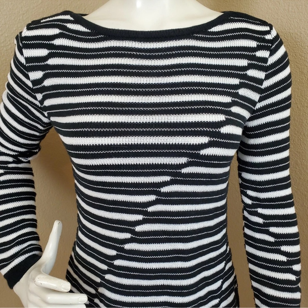 Pendleton Black and White Striped Knit Pull-Over Sweater Size S.